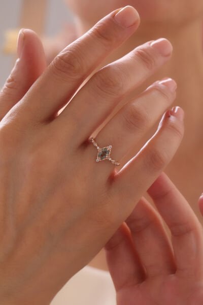 0,52 Karat Pırlanta Vintage Yeşil Safir Yüzük