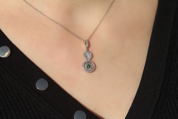 0,42 Karat Pırlanta Zümrüt Kolye