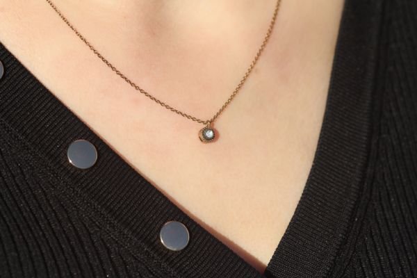 0,05 Karat Tektaş Elmas Kolye