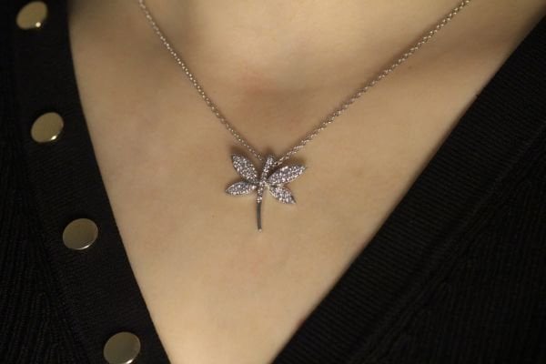 0,03 Karat Kelebek Tasarımlı Pırlanta Kolye