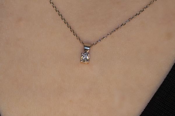 0.14 Karat Pırlanta Tektaş Kolye