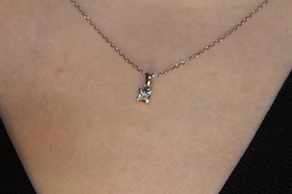 0,15 Karat Pırlanta Tektaş Kolye