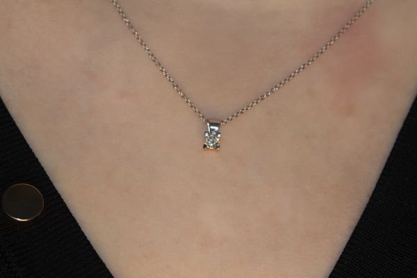 0,23 Karat Pırlanta Tektaş Kolye