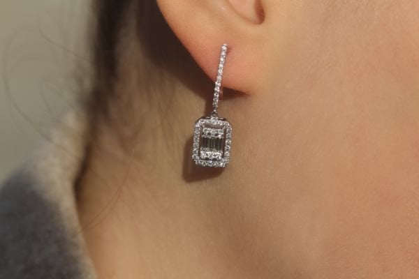 1,10 Karat Pırlanta Baget Küpe