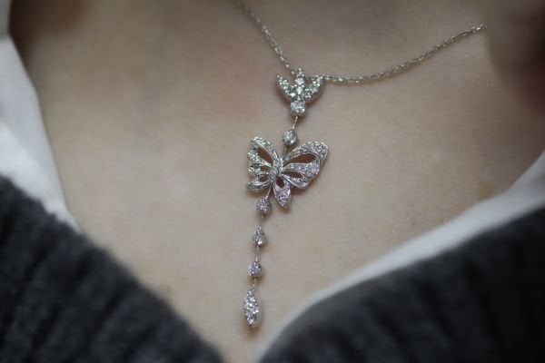 0,35 Karat Kelebek Tasarımlı Pırlanta Kolye