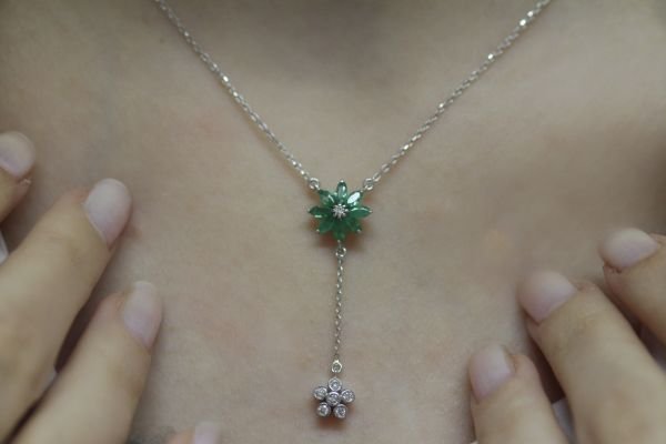 0,17 Karat Pırlanta Zümrüt Kolye