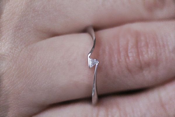 0,04 Karat Pırlanta Tektaş Yüzük