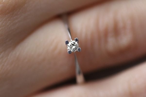 0,07 Karat Pırlanta Tektaş Yüzük