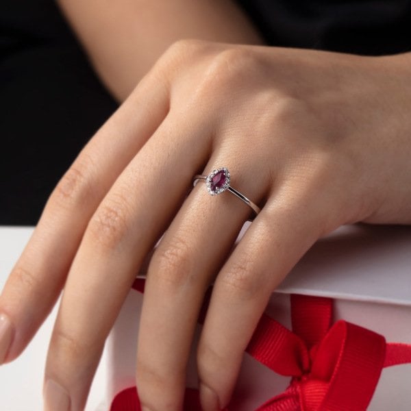 0,32 Karat Pırlanta Yakut Yüzük