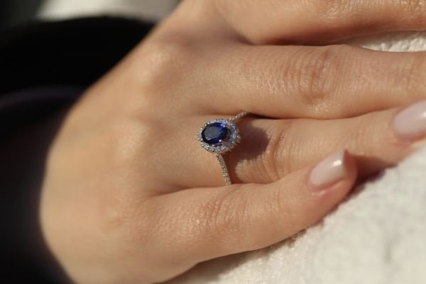 1,31 Karat Pırlanta Safir Yüzük