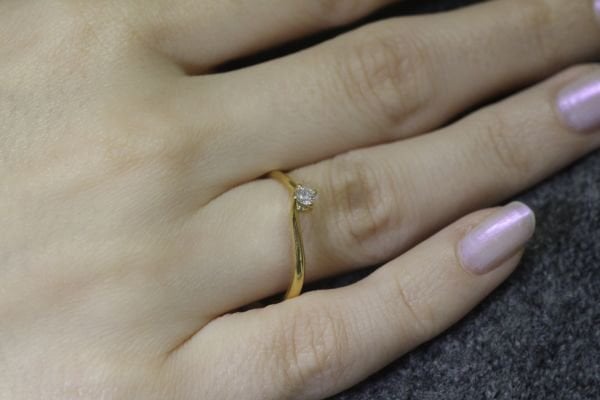 0,10 Karat Pırlanta Tektaş Yüzük