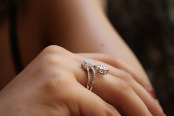 0,73 Karat Pırlanta Baget Yüzük