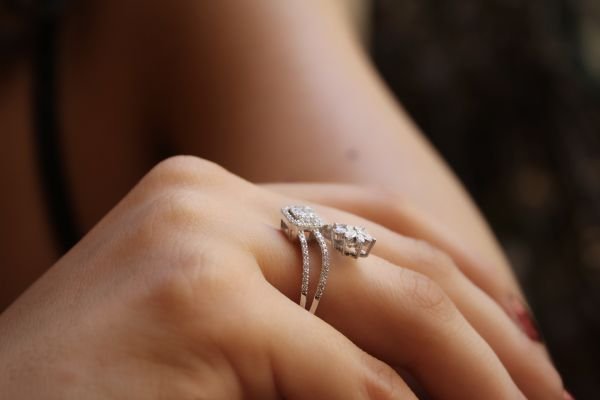 0,73 Karat Pırlanta Baget Yüzük