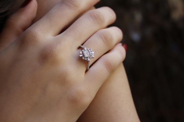 0,39 Karat Pırlanta Baget Yüzük