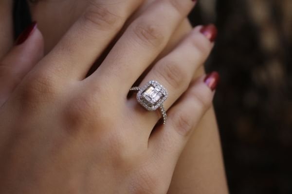 0,74 Karat Pırlanta Baget Yüzük