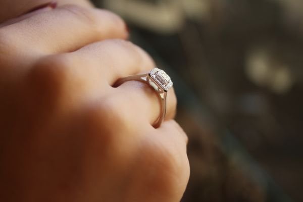 0,27 Karat Pırlanta Baget Yüzük