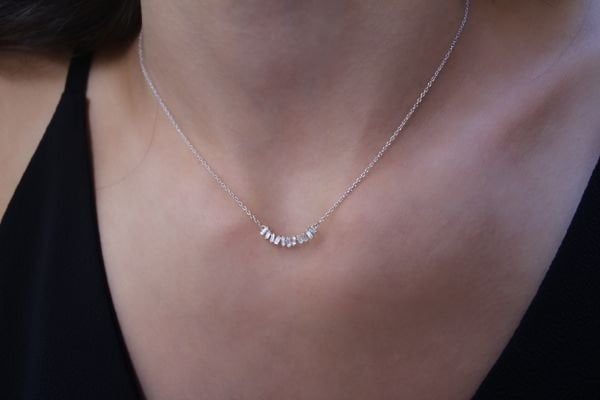 0,30 Karat Pırlanta Tasarım Baget Kolye