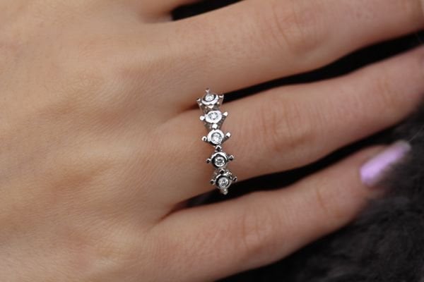 0.15 Karat Pırlanta Beştaş Yüzük