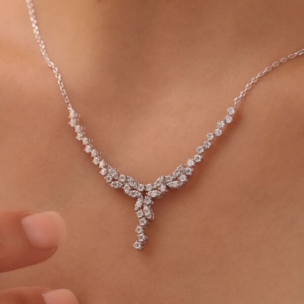 1,29 Karat Pırlanta Tasarım Kolye