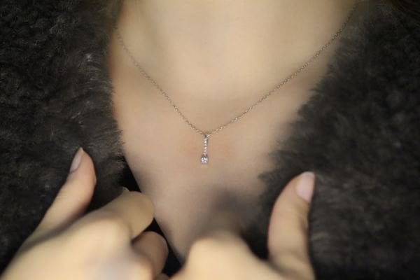0,09 Karat Pırlanta Tektaş Kolye