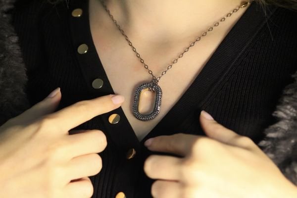 4,90 Karat Siyah Pırlanta Tasarım Kolye