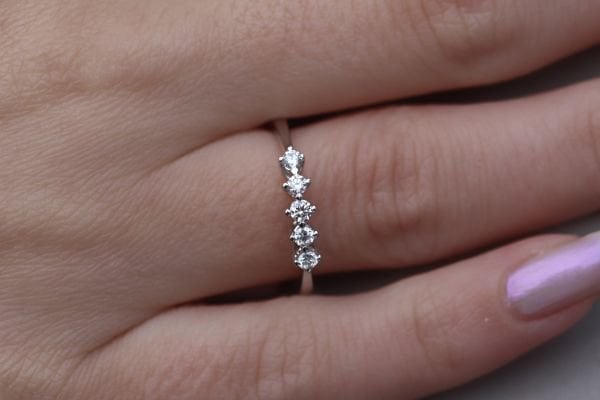 0.20 Karat Pırlanta Beştaş Yüzük