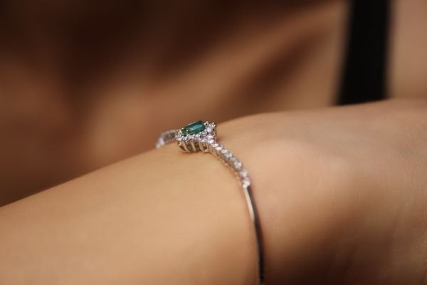 0,82 Karat Pırlantalı Zümrüt Bileklik