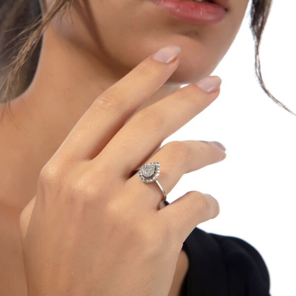 0,21 Karat Pırlanta Damla Yüzük