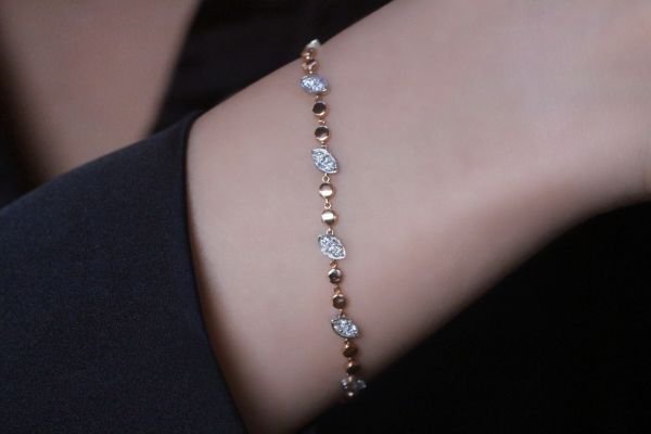 0,80 Karat Pırlanta Tasarım Rose Bileklik