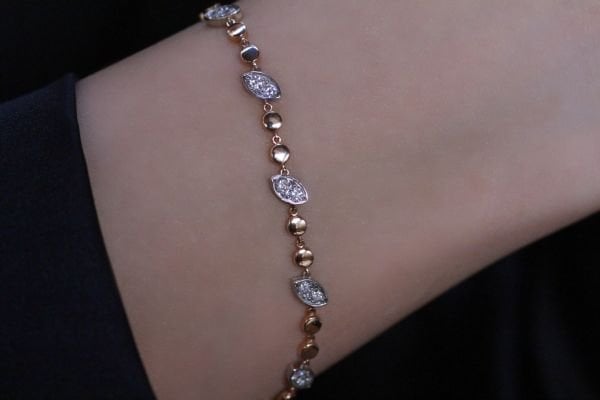 0,80 Karat Pırlanta Tasarım Rose Bileklik