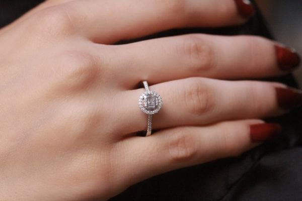 0,31 Karat Pırlanta Baget Yüzük