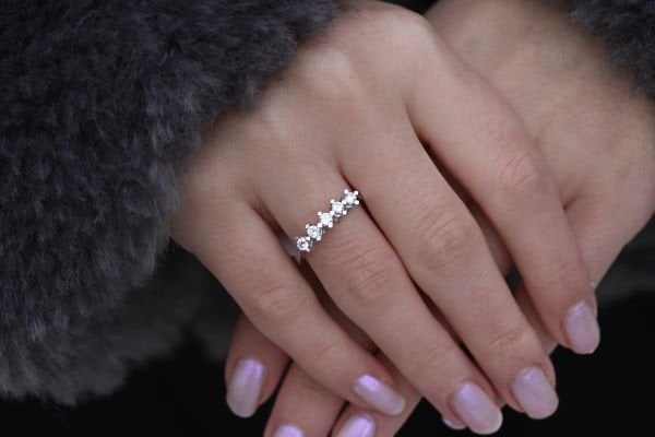 0.35 Karat Pırlanta Beştaş Yüzük