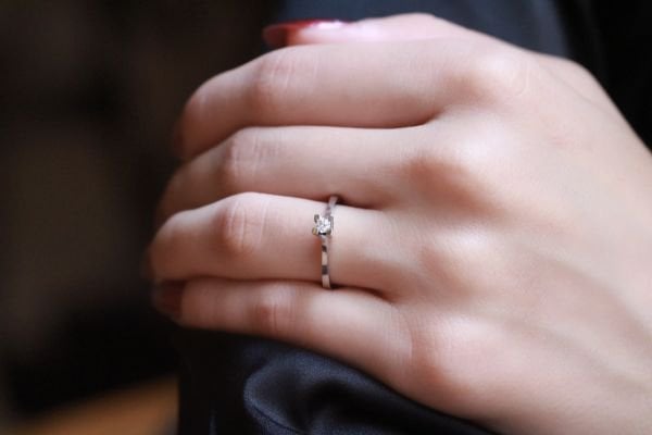 0,09 Karat Pırlanta Tektaş Yüzük