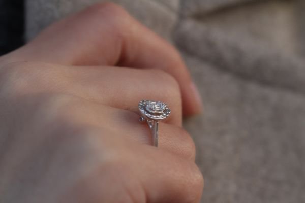 0,11 Karat Pırlanta Damla Yüzük