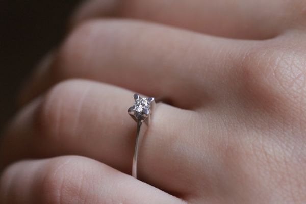 0,10 Karat Pırlanta Tektaş Yüzük