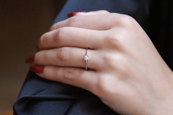 0,10 Karat Pırlanta Tektaş Yüzük