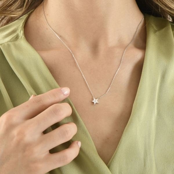 0,03 Karat Pırlanta Mineli Kolye