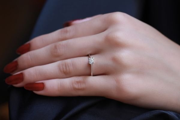 0,18 Karat Pırlanta Tektaş Yüzük