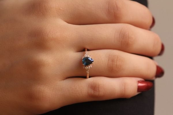 0,99 Karat Pırlanta Vintage Damla London Blue Yüzük