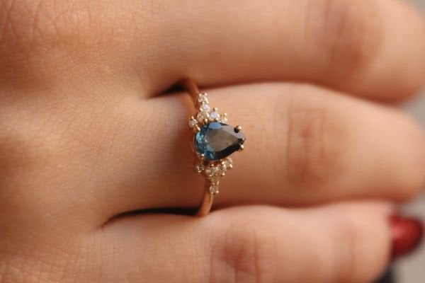 0,99 Karat Pırlanta Vintage Damla London Blue Yüzük