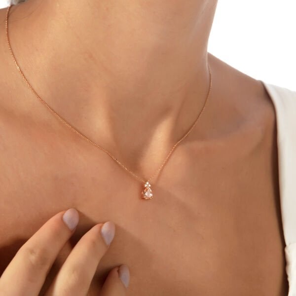 0,82 Karat Pırlanta Morganit Kolye