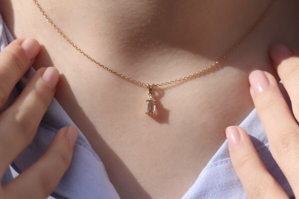 0,69 Karat Pırlanta Morganit Kolye