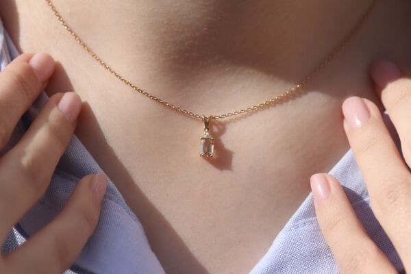 0,69 Karat Pırlanta Morganit Kolye