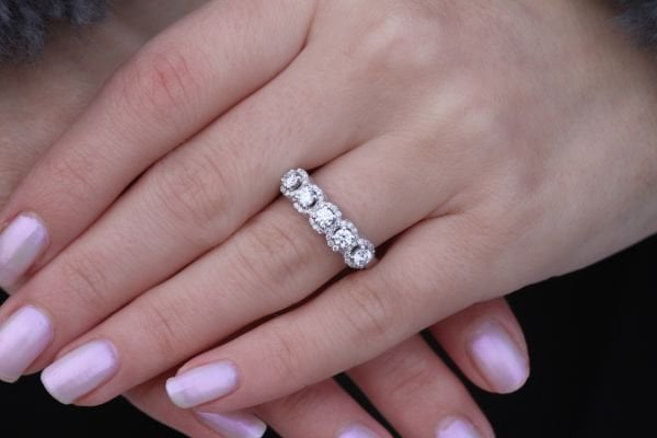 0.83 Karat Pırlanta Beştaş Yüzük