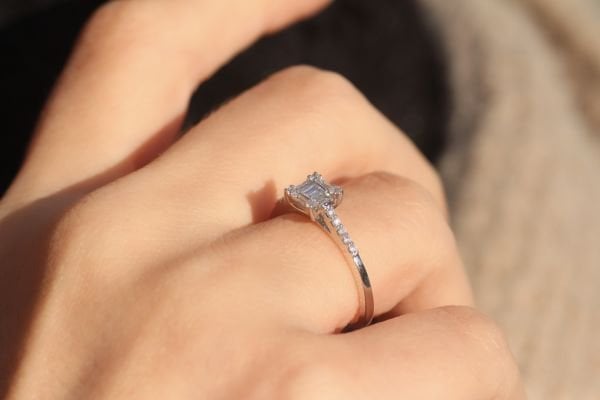 0,30 Karat Pırlanta Baget Yüzük