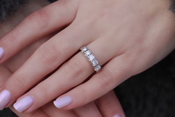 0.64 Karat Pırlanta Beştaş Yüzük