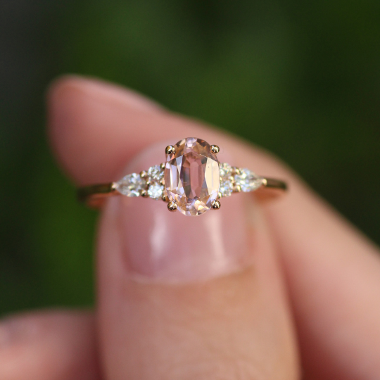 0.97 Karat Pırlanta Morganit Yüzük