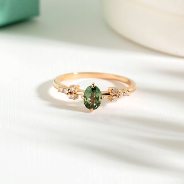 0.53 Karat Pırlanta Vintage Yeşil Safir Yüzük