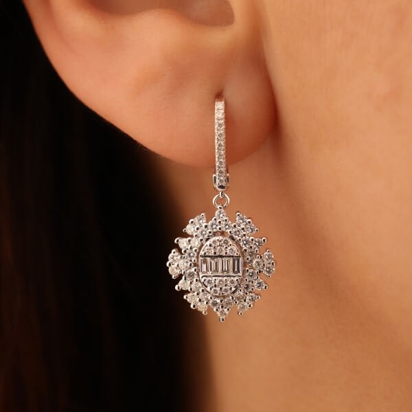 1,40 Karat Pırlanta Baget Küpe