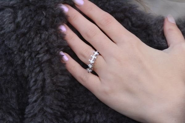 0.77 Karat Pırlanta Beştaş Yüzük